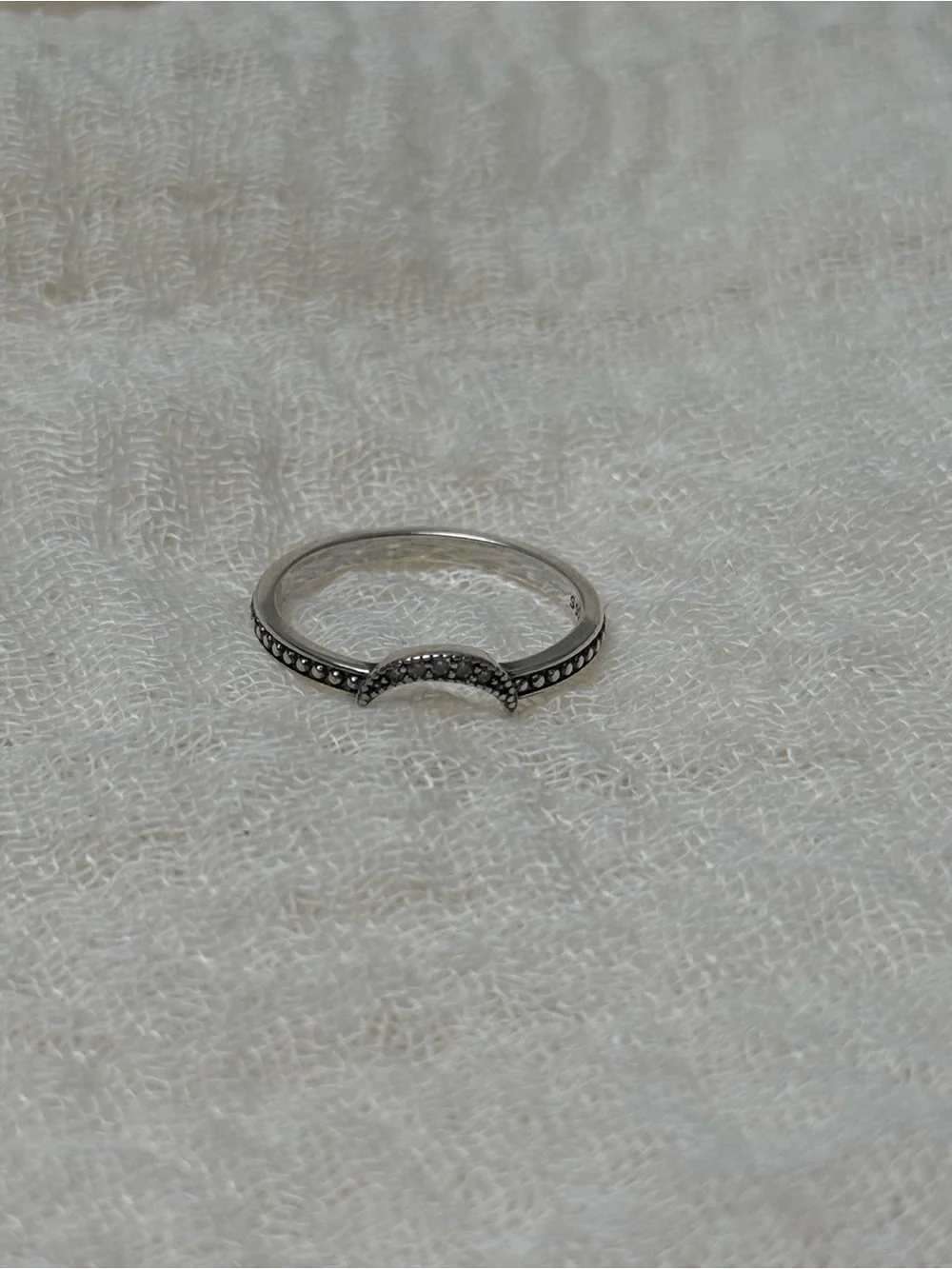 925 Sterling Silver Crescent Moon Band Ring in Silver, Size 7 - Picture 3 of 3